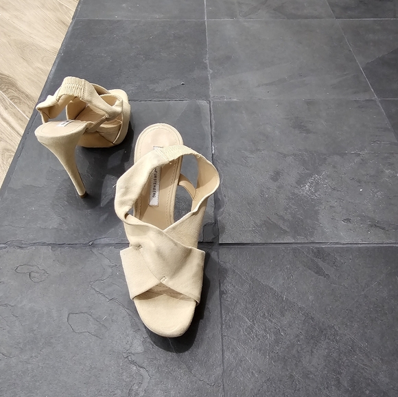 DIANE VON FURSTENBERG Beige Suede Platform Open Toe Stiletto Sandals Pumps 7.5 - - Picture 5 of 6